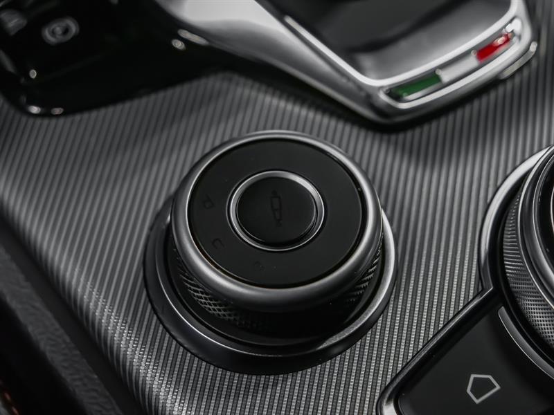 alfa romeo Stelvio 2025 - 28