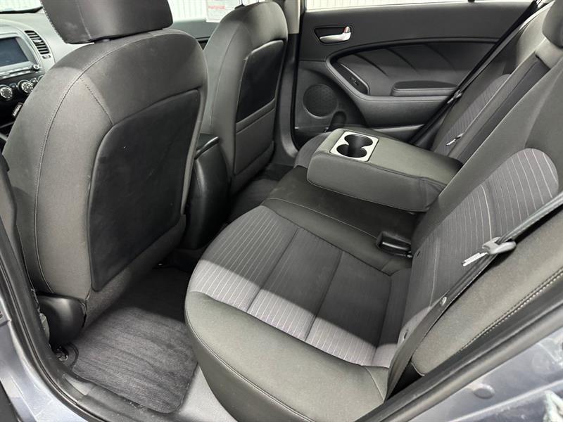 2018 Kia Forte - Image 10