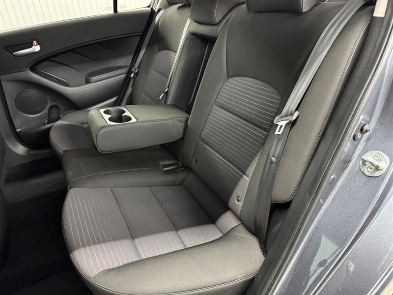 2018 Kia Forte - Image 11