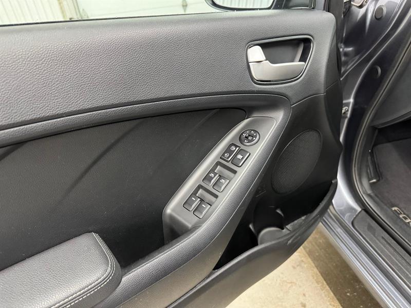 2018 Kia Forte - Image 24
