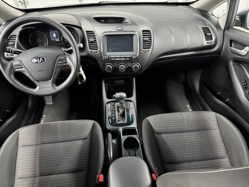 2018 Kia Forte - Image 25