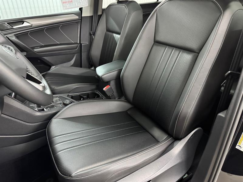 2022 Volkswagen Tiguan - Image 11