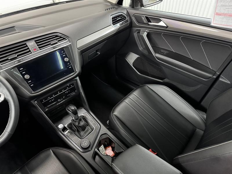 2022 Volkswagen Tiguan - Image 17
