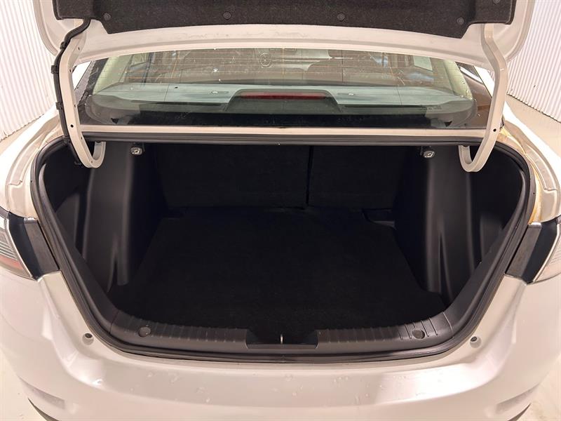toyota Yaris Sedan 2018 - 16