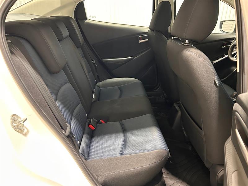 toyota Yaris Sedan 2018 - 17