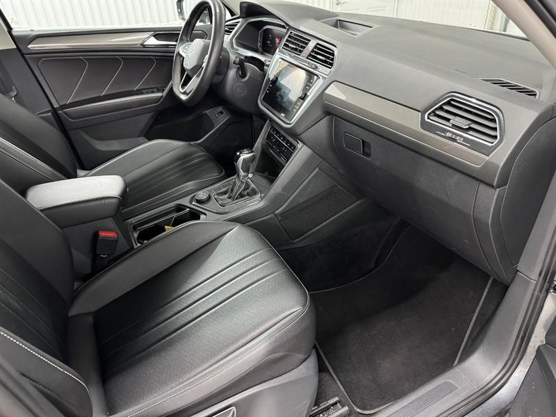 2022 Volkswagen Tiguan - Image 30