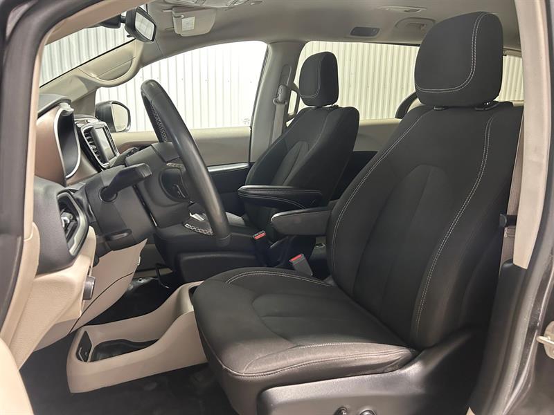 chrysler Grand Caravan 2023 - 13