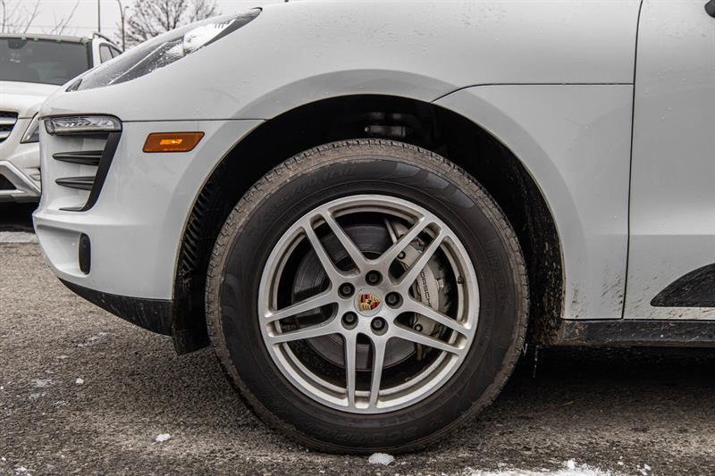2016 Porsche Macan - Image 12