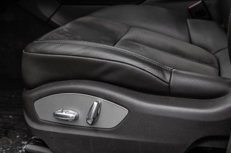 2016 Porsche Macan - Image 15