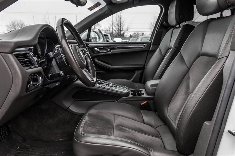 2016 Porsche Macan - Image 16