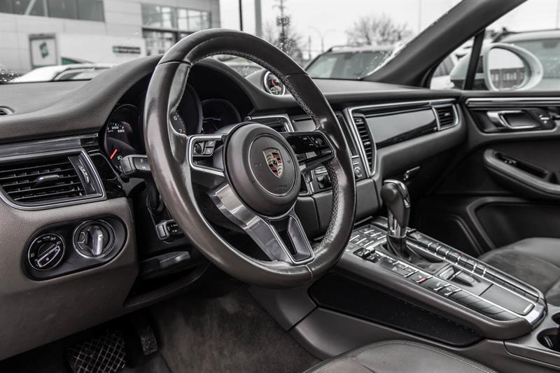 2016 Porsche Macan - Image 17