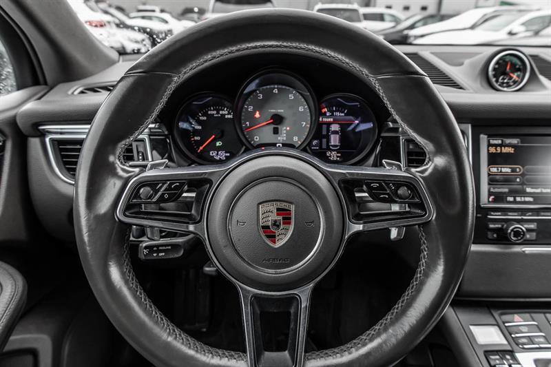 2016 Porsche Macan - Image 18