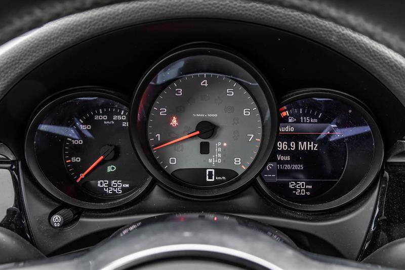 2016 Porsche Macan - Image 19