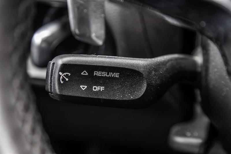 2016 Porsche Macan - Image 22