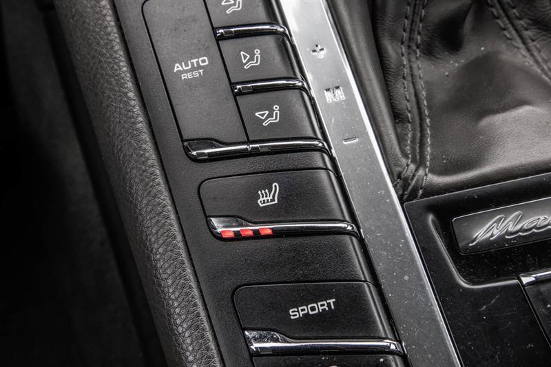 2016 Porsche Macan - Image 28
