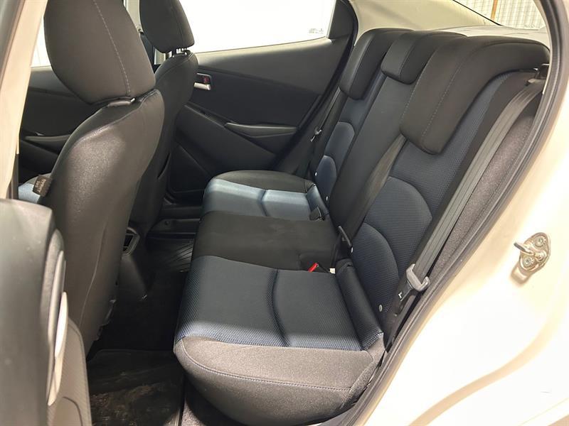 2018 Toyota Yaris - Image 15