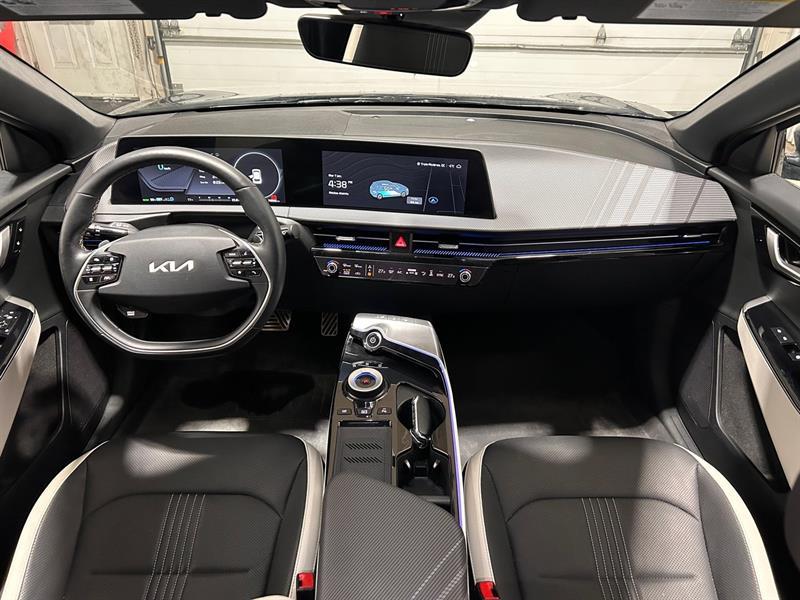 2023 Kia EV6 - Image 13