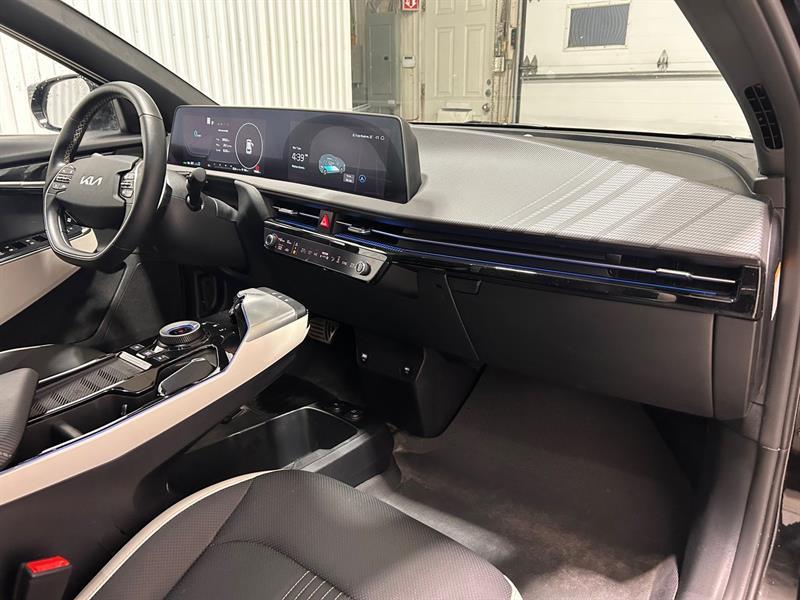 2023 Kia EV6 - Image 18