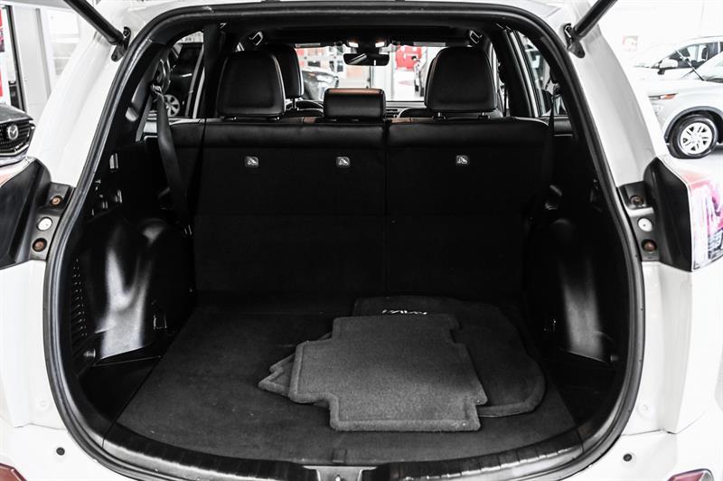 2017 Toyota RAV4 - Image 18