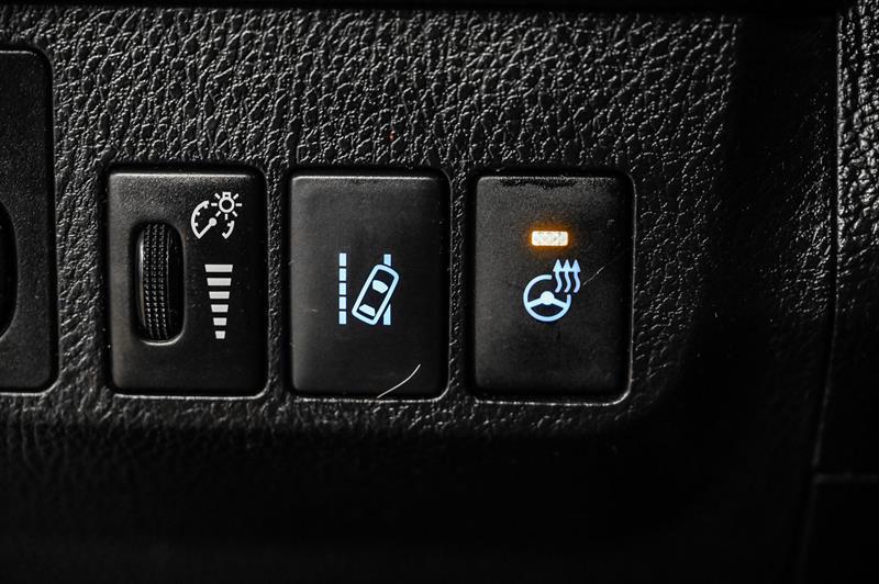 2017 Toyota RAV4 - Image 22