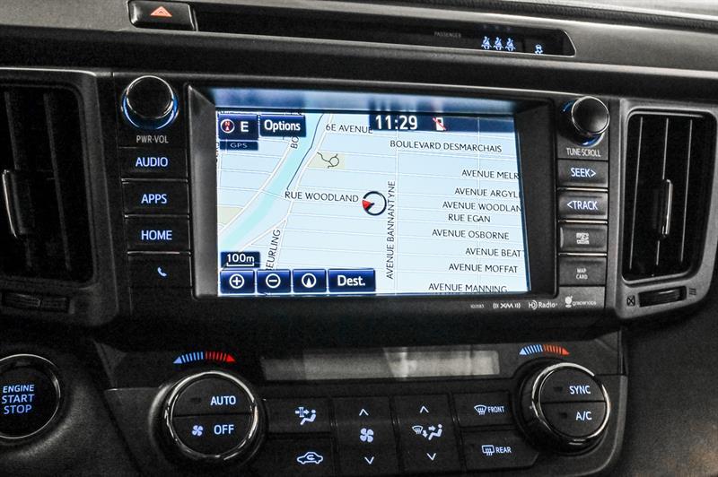 2017 Toyota RAV4 - Image 31