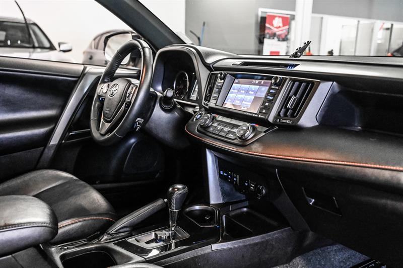 2017 Toyota RAV4 - Image 36