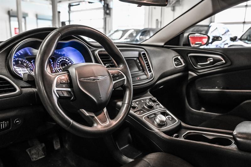 2016 Chrysler 200 - Image 7