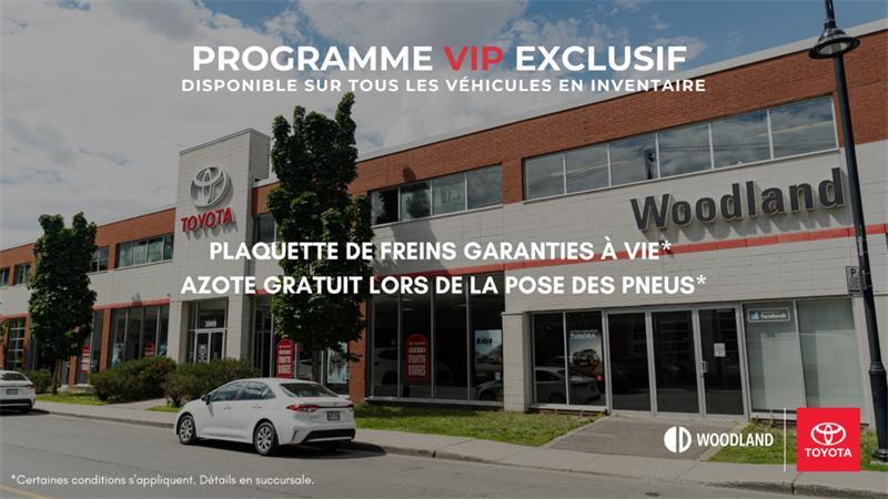 2016 Chrysler 200 - Image 19