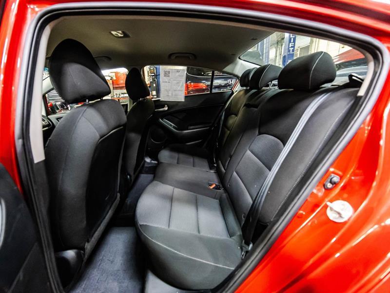 2017 Kia Forte - Image 13