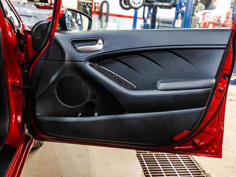 2017 Kia Forte - Image 16