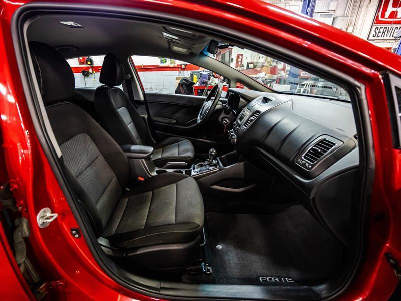 2017 Kia Forte - Image 17