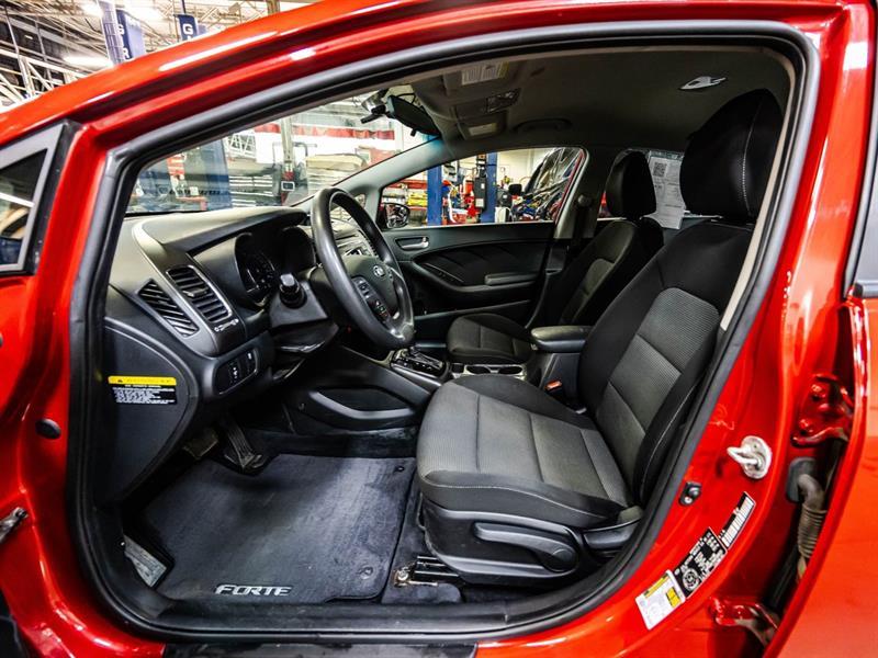 2017 Kia Forte - Image 18