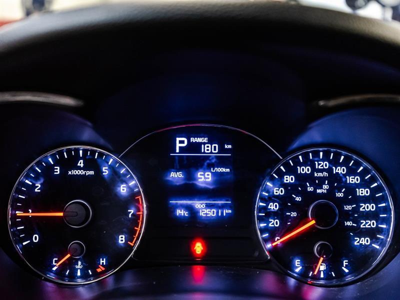 2017 Kia Forte - Image 22