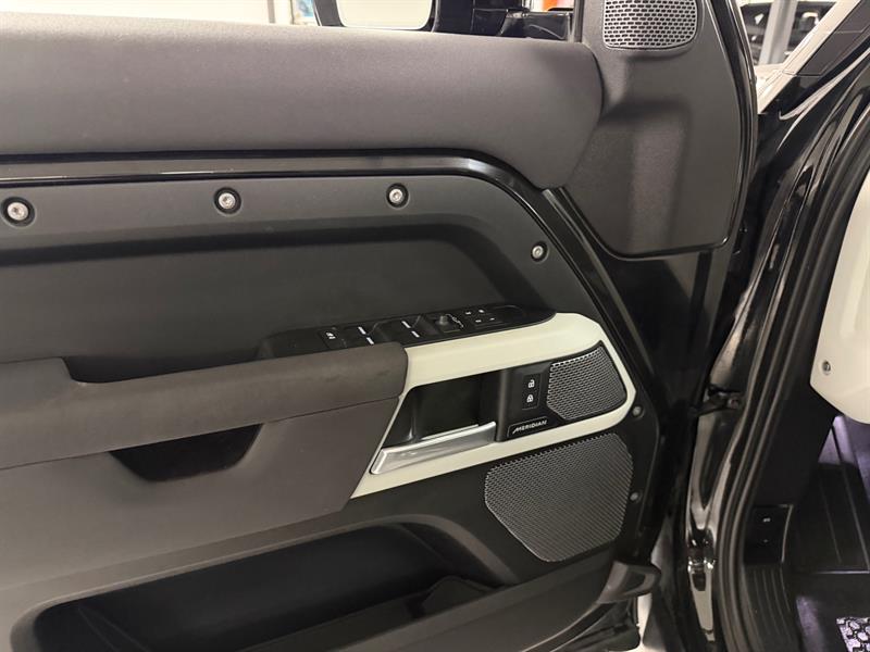 land rover Defender 2023 - 17