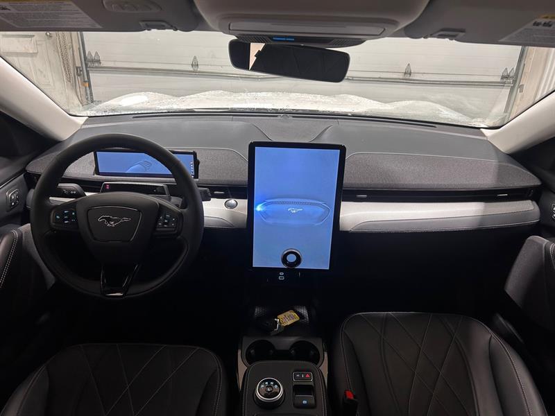 2023 Ford Mustang - Image 16
