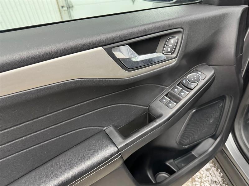 2021 Ford Escape - Image 16