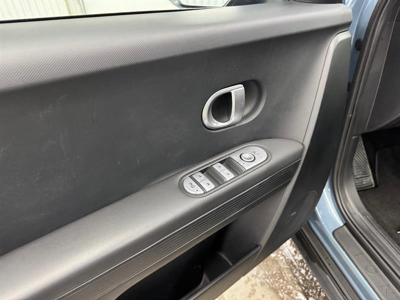 2022 Hyundai Ioniq - Image 14