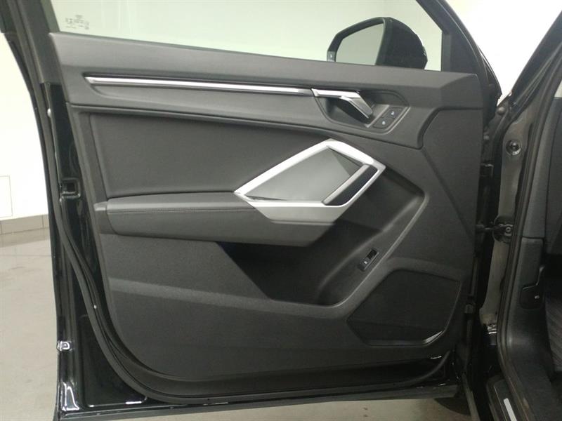 audi Q3 2022 - 11