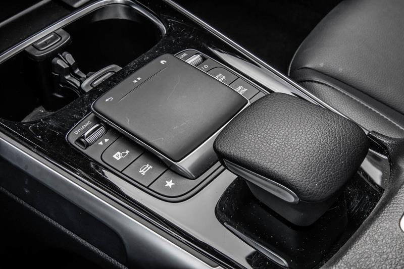 2022 Mercedes-Benz GLB - Image 32