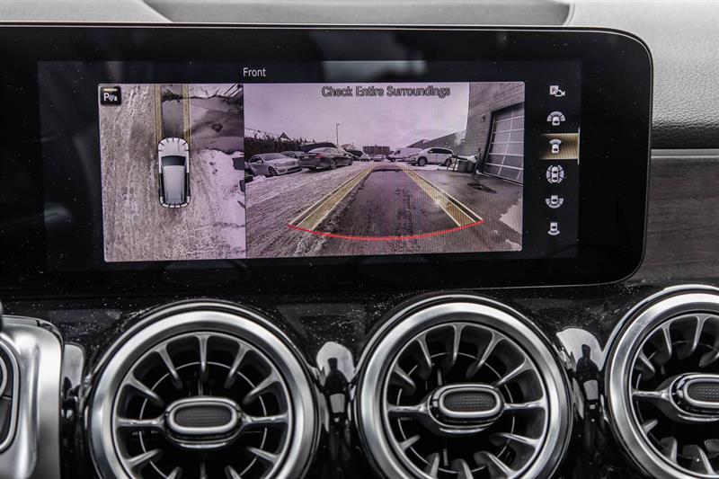 2022 Mercedes-Benz GLB - Image 34