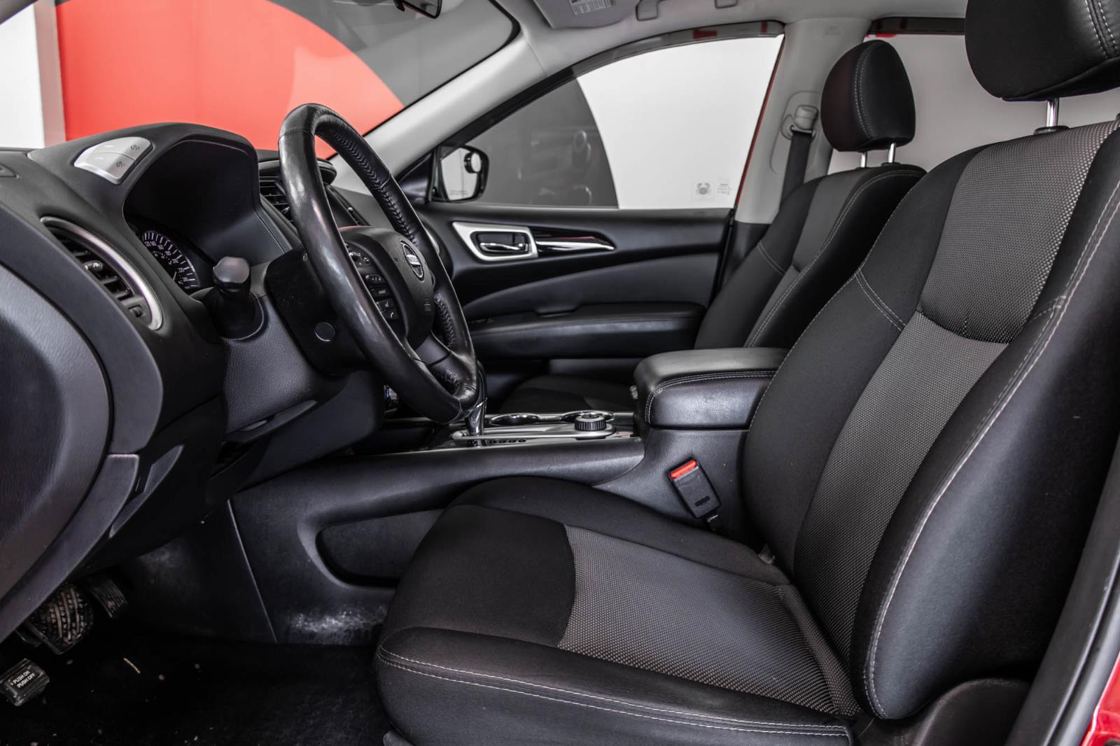 nissan Pathfinder 2019 - 23