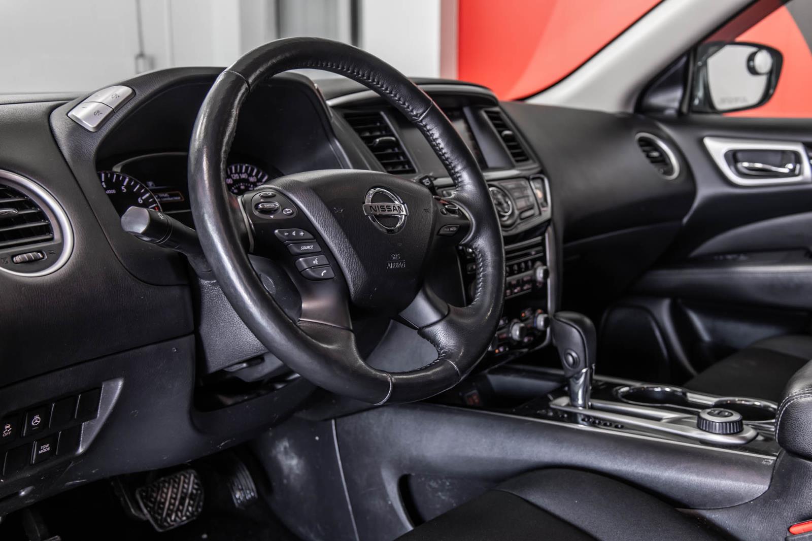 nissan Pathfinder 2019 - 24