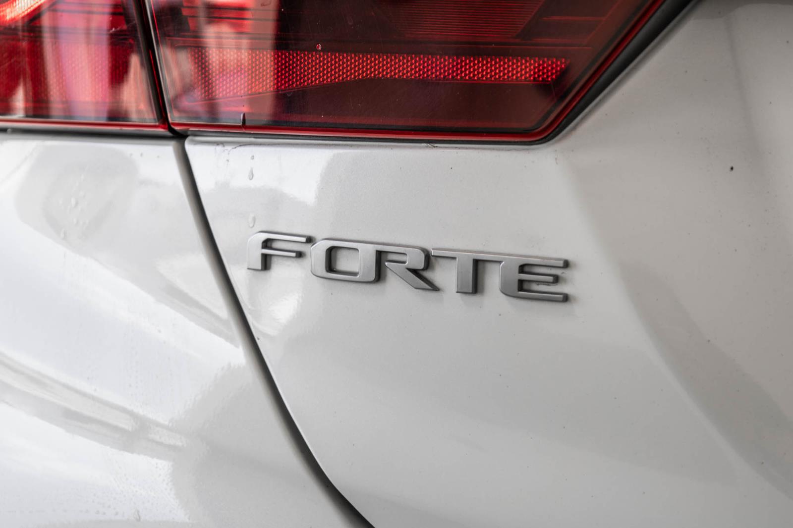 kia Forte 2022 - 16