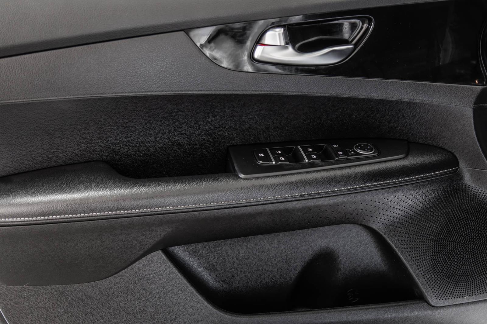 kia Forte 2022 - 19
