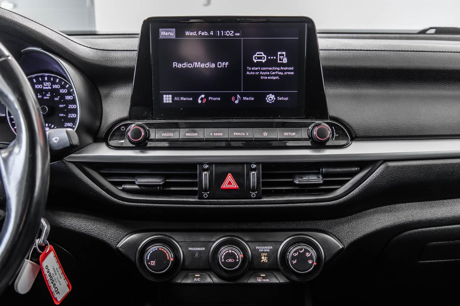 kia Forte 2022 - 36