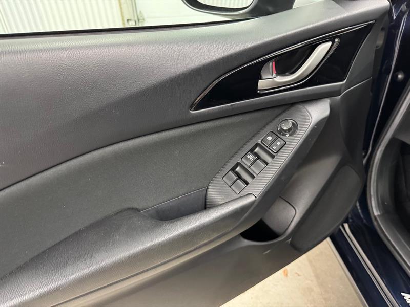 2016 Mazda Mazda3 - Image 13