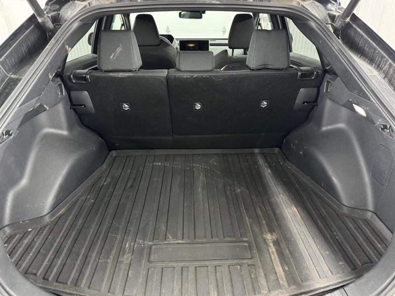 2023 Toyota BZ4X - Image 11