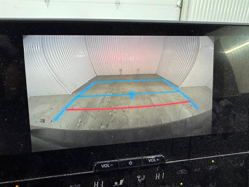 2023 Toyota BZ4X - Image 13