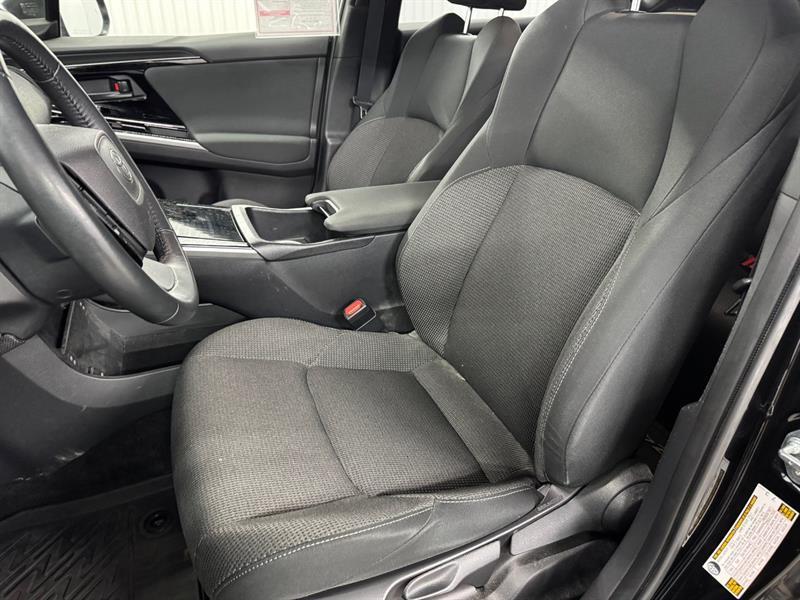 2023 Toyota BZ4X - Image 16