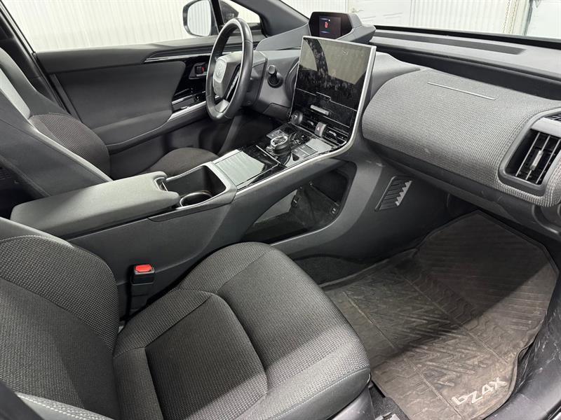 2023 Toyota BZ4X - Image 22